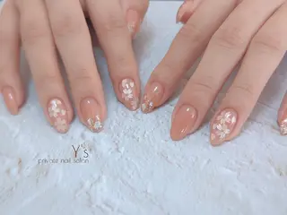 ネイル YUMI NAGAI のネイルデザイン
