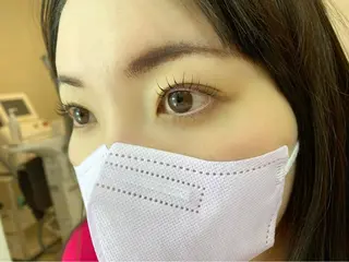 マツエク・マツパ LUSTY 長井明里のヘアスタイル