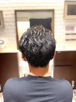 ショート パーマ メンズ 岡崎 隆晟のヘアスタイル
