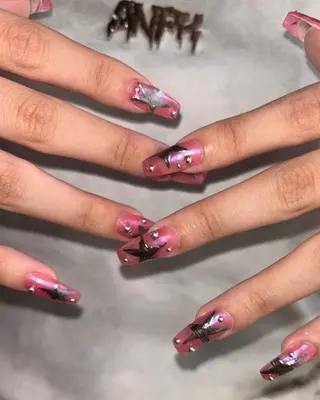 ネイル 🪐富島彩夏 /海外nail🪐のネイルデザイン