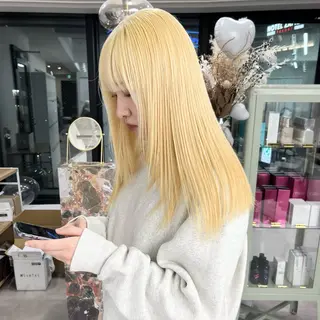 ミディアム ⭐️横浜ブリーチ特化 美容師 堤涼⭐️のヘアスタイル