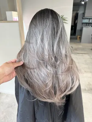 ロング カラー 井上 一平のヘアスタイル