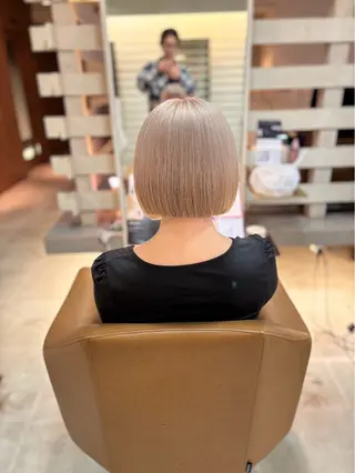 カラー 入田 萌香のヘアスタイル