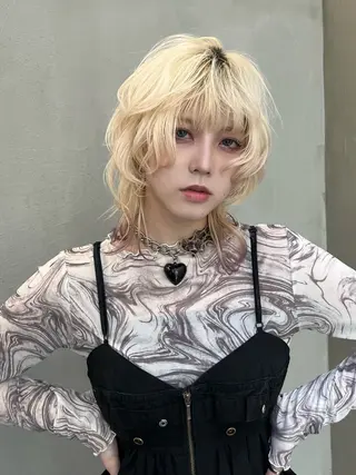 セミロング イツク ⚡️ ルーツ/ハイトーンのヘアスタイル