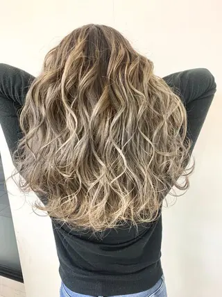 セミロング 穐田 司樹のヘアスタイル