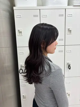 セミロング カラー 抜け感レイヤー︴ ニュアンスカラーのヘアスタイル