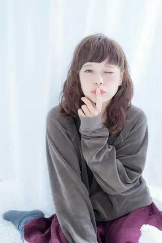 ミディアム 《インナーカラー》 YAMADAのヘアスタイル