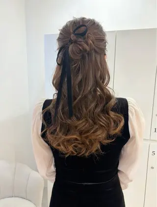 ロング ヘアアレンジ ヘアセット/レイヤー 赤み消し/はるかのヘアスタイル