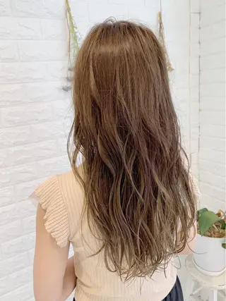 ロング カラー ハイトーン/ブリーチ 山崎 悠次のヘアスタイル