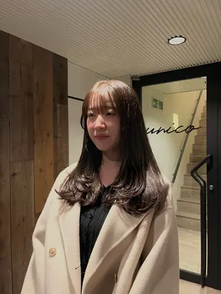 セミロング 山本 彩香のヘアスタイル