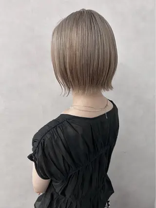 ショート カラー HAKU 津久野のヘアスタイル