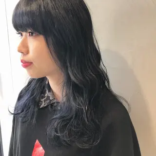 セミロング カラー 荒木 依莉亜のヘアスタイル