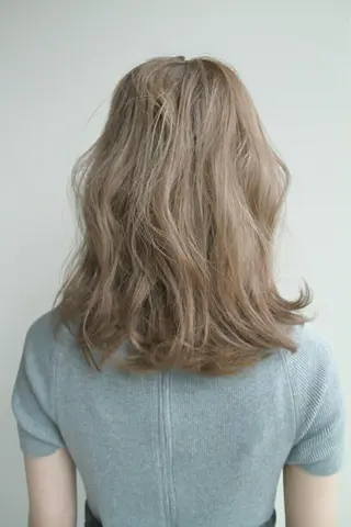 ミディアム カラー 菊池 貢平のヘアスタイル