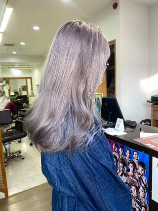 セミロング カラー ブリーチカラー🫧 森　凪沙のヘアスタイル