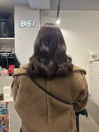 ミディアム カラー 熊取谷 茉那のヘアスタイル