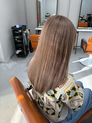 セミロング カラー 黒川 綾音のヘアスタイル