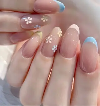 ネイル T. Leeのネイルデザイン