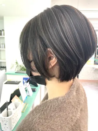 ショート カラー 💚透明感カラー💚 ♻️本間♻️のヘアスタイル