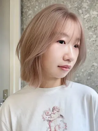 ショート カラー 失敗しないハイトーン ミルクティーベージュのヘアスタイル