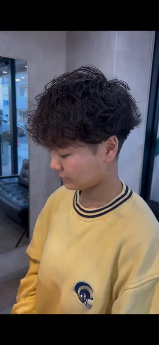 ショート パーマ メンズ RIENS 高森俊輔のヘアスタイル