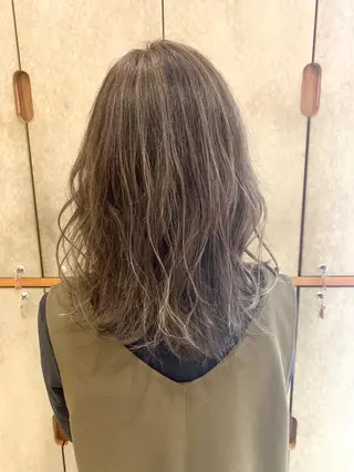 ミディアム 斉藤大河 カラー/縮毛矯正のヘアスタイル