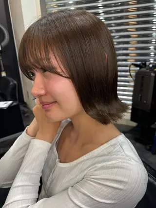 ショート カラー 人気サロン縮毛矯正 ボブカットカラーのヘアスタイル