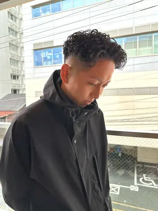パーマ メンズ 八谷 将平のヘアスタイル