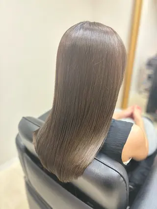 ミディアム カラー LOCO Aikaのヘアスタイル