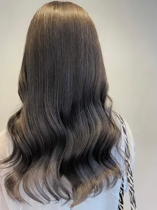 ロング 齋藤 樹里のヘアスタイル