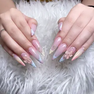 ネイル ENsalon AKIRAのネイルデザイン