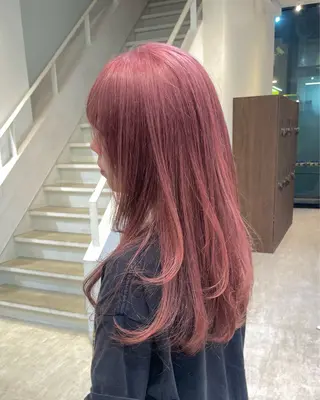 ロング 🤍ハイトーン/デザ インカラーまりん🤍のヘアスタイル