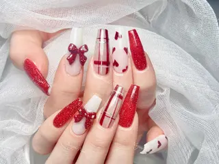 ネイル 🦋 Queenieのネイルデザイン