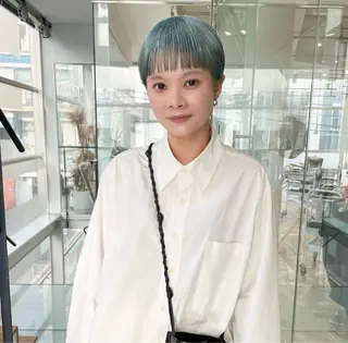 ショート カラー かがやしづ ⭐️ベージュのヘアスタイル