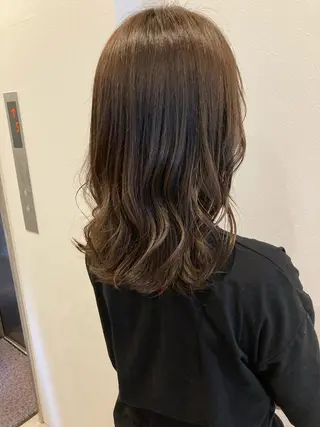 ミディアム ✨色持ちの良い艶 カラー✨蟹江真世のヘアスタイル