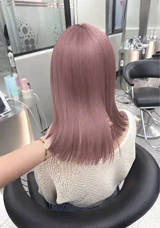 カラー Rio /ハイトーン /艶カラーのヘアスタイル