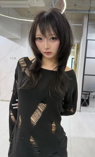 セミロング TAIRA横浜ウルフ 🐺デザインカラーのヘアスタイル