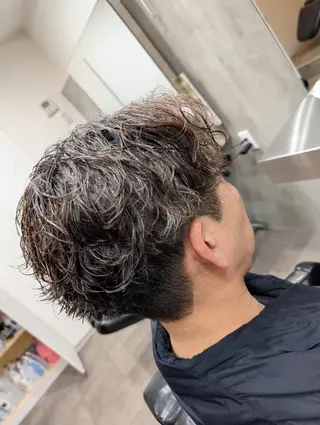 メンズ パーマ ミディアム QOL円山 YUTOのヘアスタイル