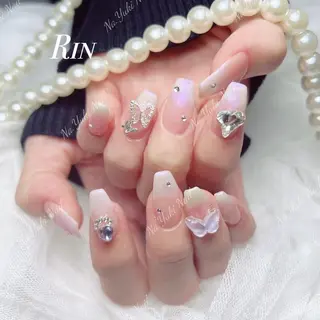 ネイル 🦋 Queenieのネイルデザイン