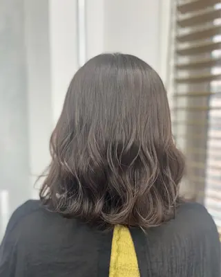 ミディアム 川畑 花菜のヘアスタイル