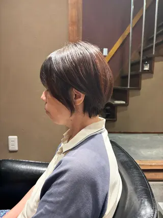 ショート 中津/ナチュラルカラ ー/美馬本紅亜のヘアスタイル