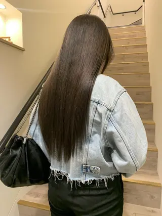 ロング カラー 落合希 Olivebeigeのヘアスタイル