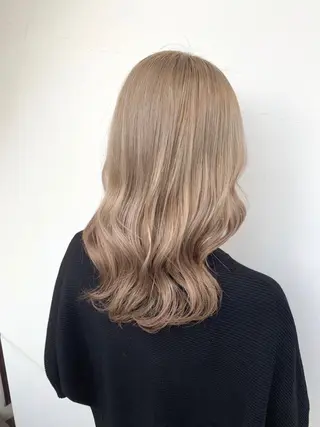 セミロング カラー ハイトーンカラー 🦋yuri🦋のヘアスタイル