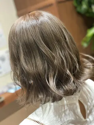 ミディアム カラー ハイトーン得意😍 Lumiereのヘアスタイル