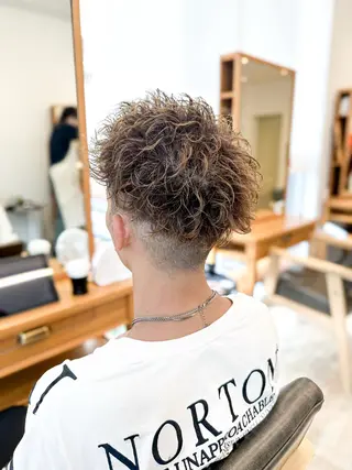 カラー パーマ メンズ ブリーチカラー🔥 パーマ【佐々木凌平】のヘアスタイル