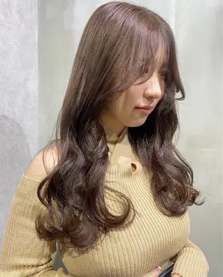 ロング qpulaあいみ 透明感カラーのヘアスタイル