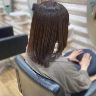 セミロング カラー KON|ごまかさない 艶。酸熱×精密カットのヘアスタイル