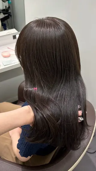 セミロング 盛れる透明感カラー・ momokaのヘアスタイル