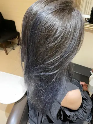 ロング 松田 真央のヘアスタイル