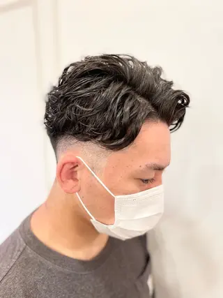 ショート パーマ 【24時まで営業✨】 吉本　成樹のヘアスタイル