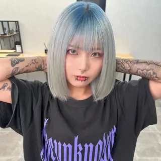 ミディアム ハイトーン カラーのヘアスタイル
